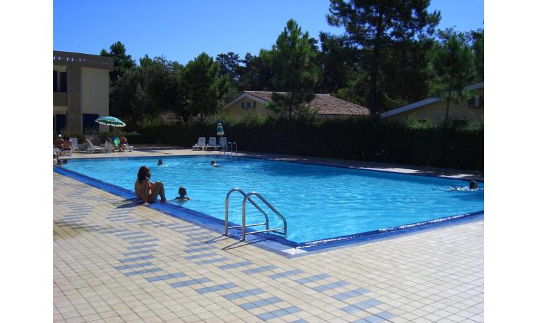 résidence GIRASOLI: piscine