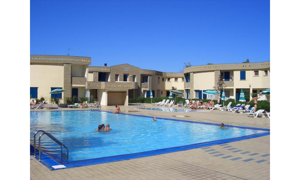 residence GIRASOLI: piscina