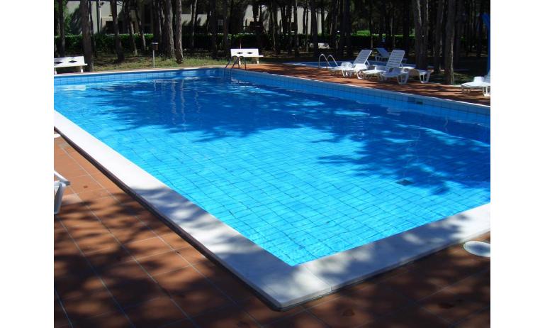 apartments CASTELLO: swimming-pool