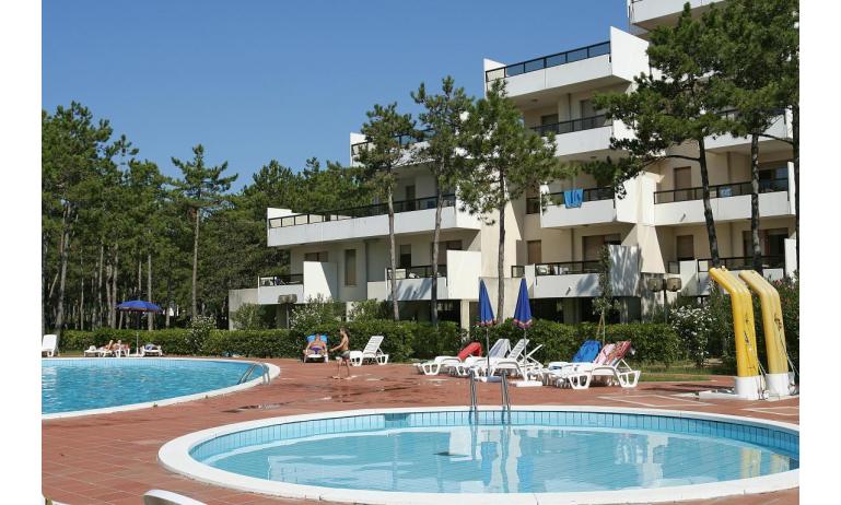 apartments CAMPIELLO: external view with pool