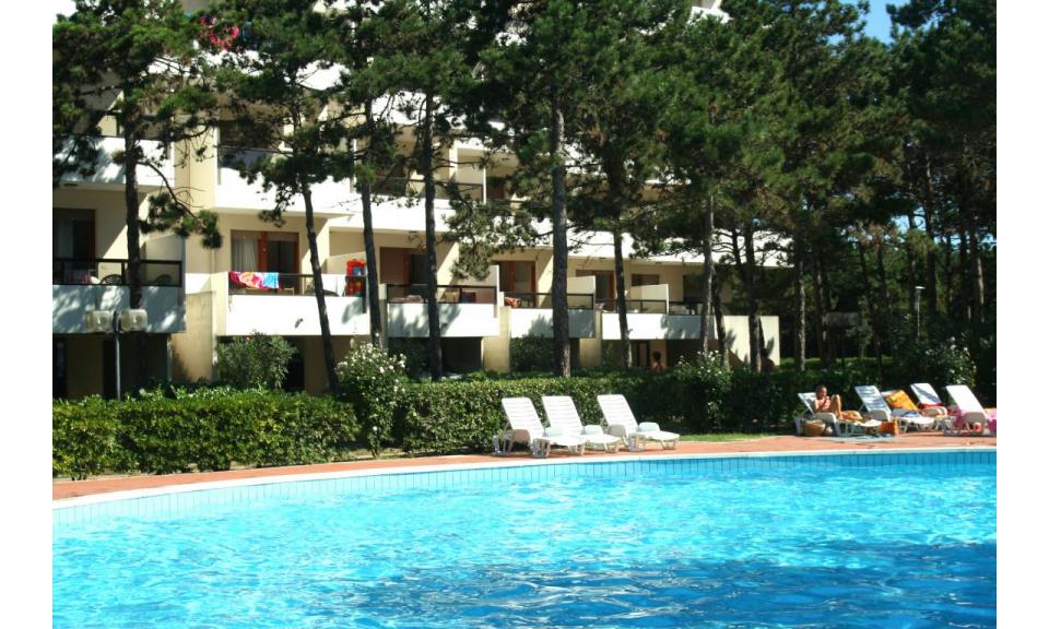 apartments CAMPIELLO: external view with pool