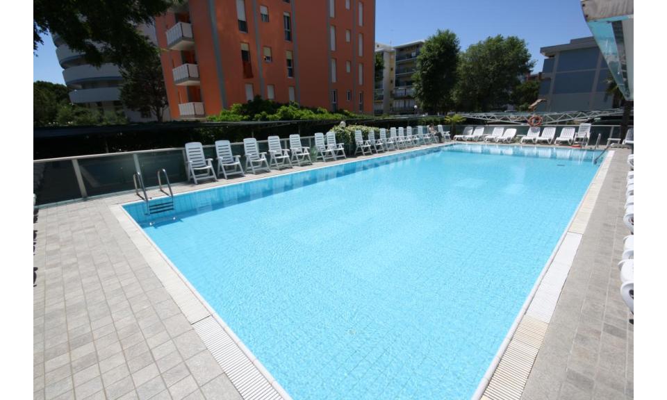 residence KATJA: piscina