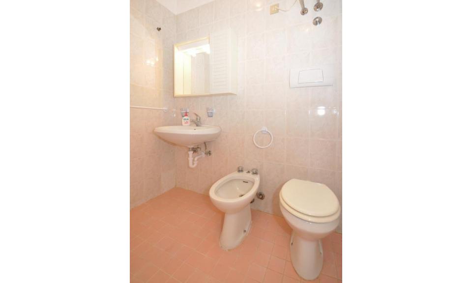apartments ATOLLO: bathroom (example)