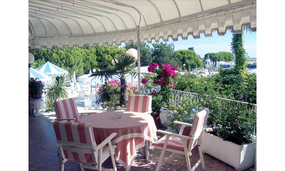 hotel CORALLO: terrace