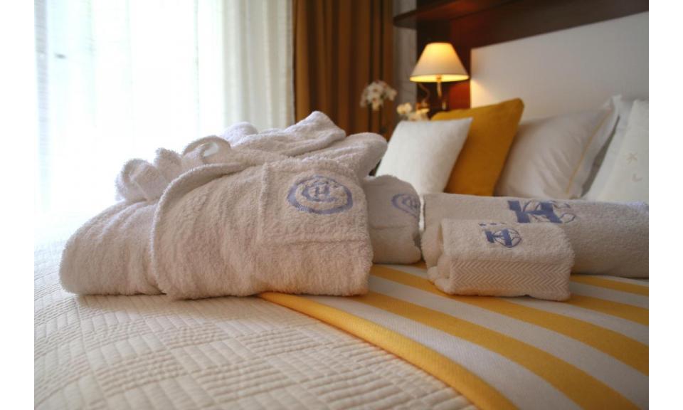 hôtel CORALLO: chambre à coucher (exemple)
