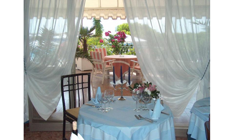 hôtel CORALLO: salle à manger