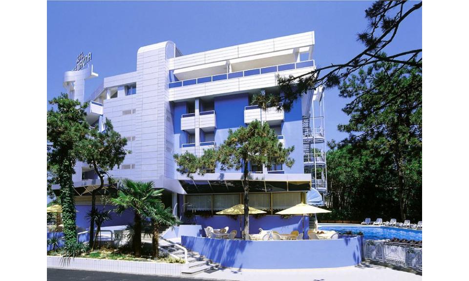 hotel ALEMAGNA: external view with pool