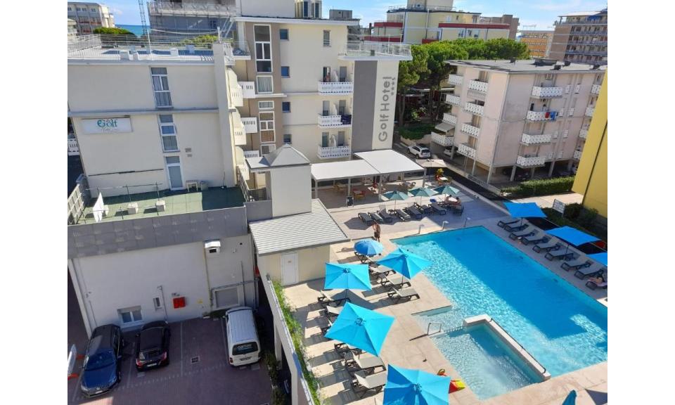 hotel GOLF: esterno con piscina
