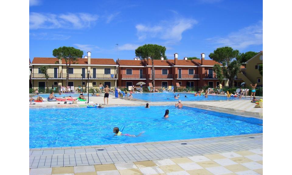 appartament VILLAGGIO MICHELANGELO: exterior avec piscine
