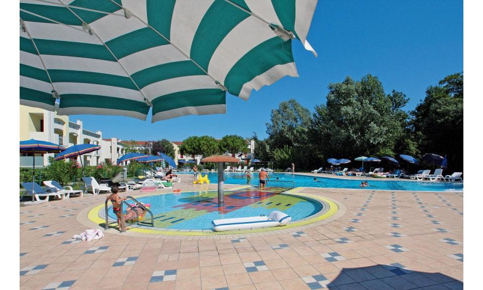 residence CALYCANTHUS: piscina bambini