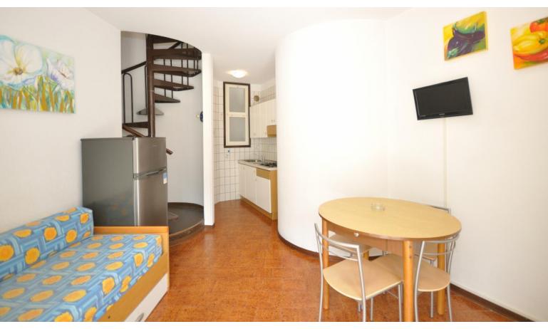 appartamenti VILLAGGIO TIVOLI: B5 - scala interna (esempio)