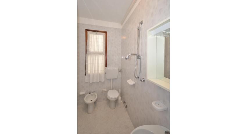 appartamenti VILLAGGIO TIVOLI: C7 - bagno (esempio)