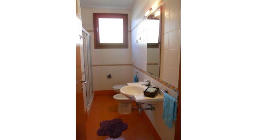 Residence TULIPANO: B5 - Badezimmer mit Duschkabine (Beispiel)