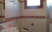 residence TULIPANO: D8 - bagno con box doccia (esempio)