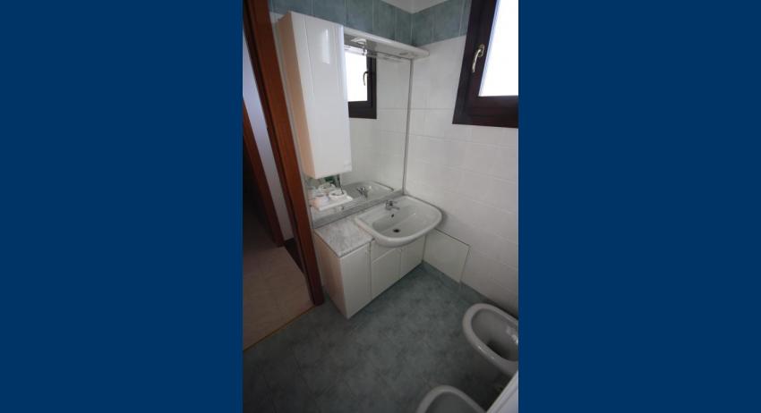 D7* - bathroom (example)