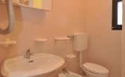 residence LUXOR: C6 - bathroom (example)