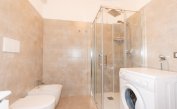 Residence TERME: C7 - Badezimmer mit Duschkabine (Beispiel)
