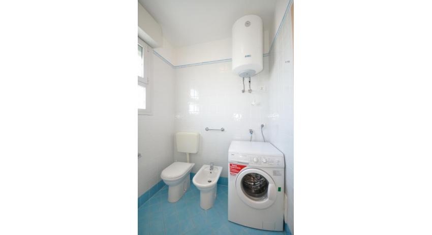 Ferienwohnungen MARA: C6/A - Badezimmer mit Waschmaschine (Beispiel)