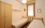village WHITE STAR: C6 - chambre avec deux lits (exemple)