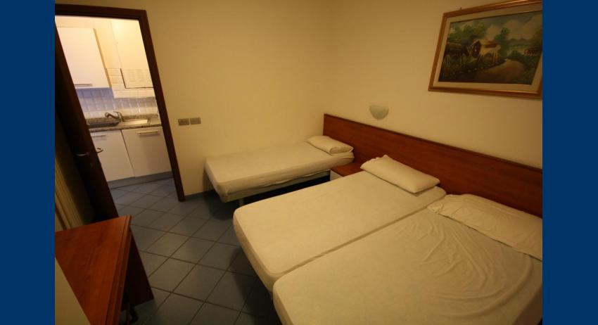 B5/O - 3-beds room (example)
