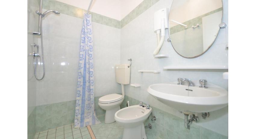 apartments VILLAGGIO MICHELANGELO: C6b - bathroom (example)