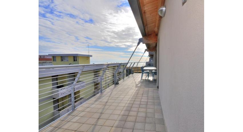 Ferienwohnungen RESIDENCE VIVALDI: C5/2 - Balkon mit Meerblick (Beispiel)
