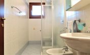 residence LEOPARDI-Gemini: B5/0 - bathroom with a shower enclosure (example)