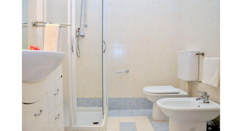 appartamenti BILOBA: C6/2 - bagno (esempio)