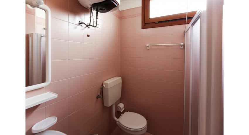 apartments CAMPIELLO: A4 - bathroom (example)