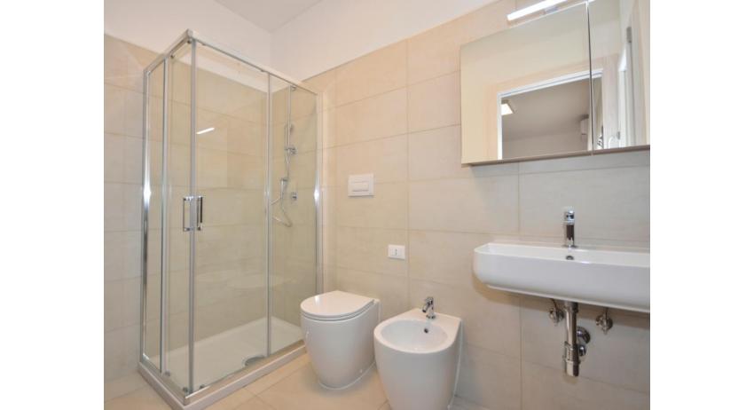 Ferienwohnungen IRIS SUITE: A4 - A4 - Badezimmer (Beispiel)