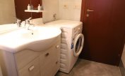 apartments QUADRANGOLO: C6/1 - bathroom with washing machine (example)