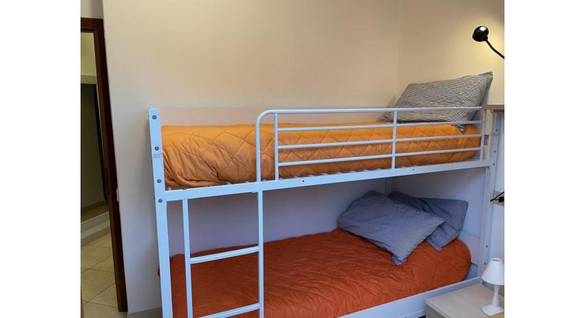 appartamenti AUSONIA: C7 - camera con letto a castello (esempio)