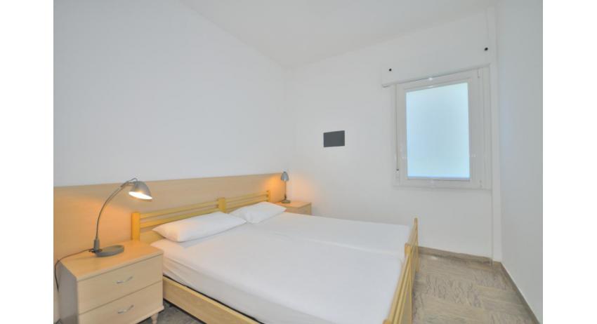 Ferienwohnungen RESIDENCE PINEDA: B4/1 - Schlafzimmer (Beispiel)
