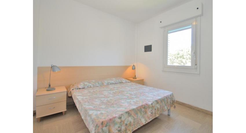 appartamenti RESIDENCE PINEDA: C6 - camera matrimoniale (esempio)