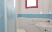 Ferienwohnungen NAUTILUS: B5 - Badezimmer mit Duschkabine (Beispiel)