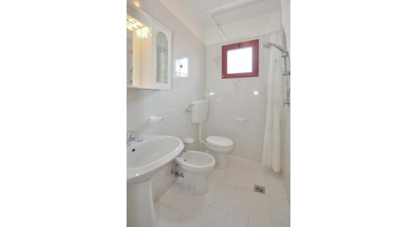apartments NAUTILUS: C6 - bathroom (example)