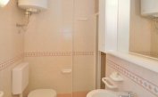 residence LE ALTANE: C6/2 - bathroom with a shower enclosure (example)