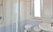 appartament CA CIVIDALE: B4 - salle de bain avec cabine de douche (exemple)