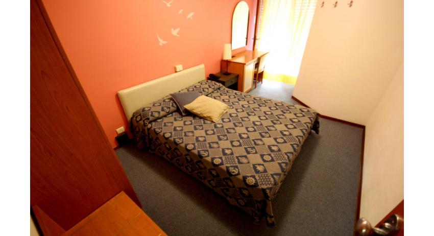hôtel ALEMAGNA: Matrimoniale - chambre à coucher double (exemple)