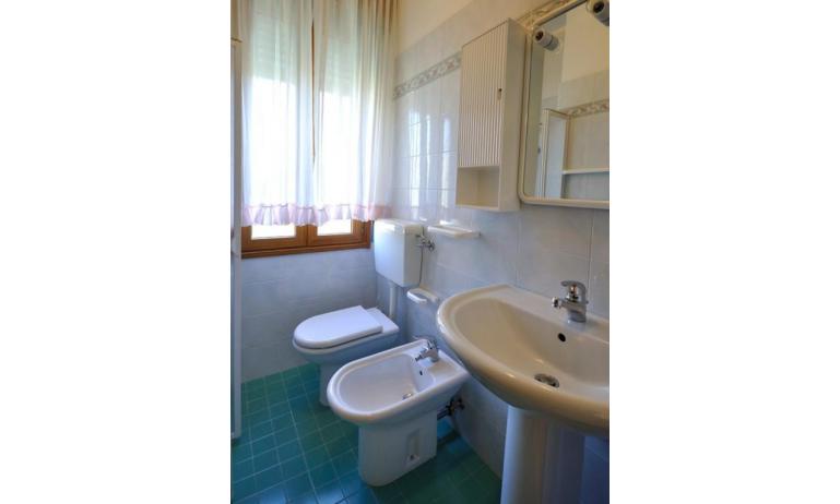appartament RANIERI: B5 - salle de bain avec cabine de douche (exemple)
