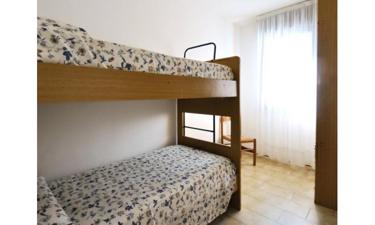 Ferienwohnungen MONACO: B7 - Schlafzimmer mit Stockbett (Beispiel)
