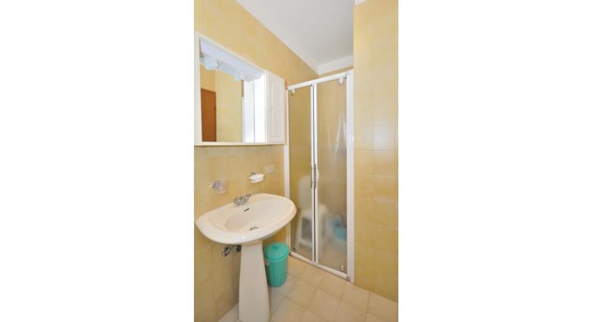 Ferienwohnungen MONACO: B7 - Badezimmer (Beispiel)
