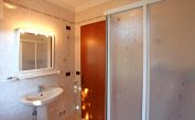 residence LIDO DEL SOLE: B5 - bathroom (example)