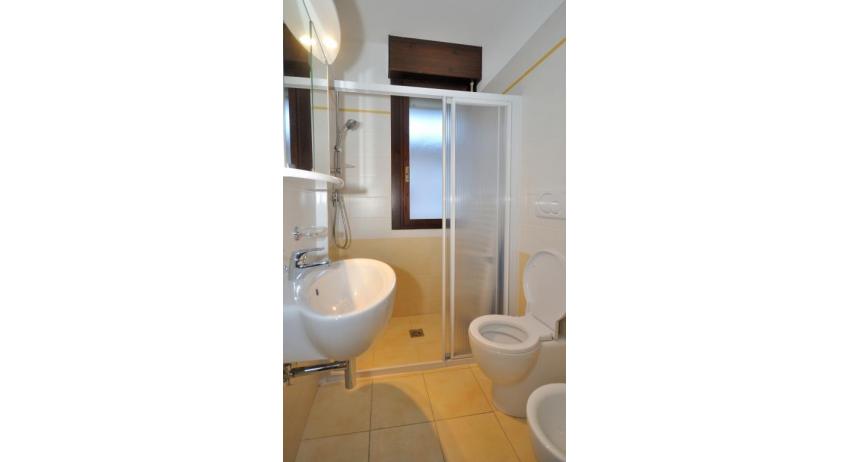 apartments PLEIONE: C6 - bathroom with a shower enclosure (example)