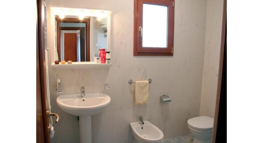 appartamenti DELFINO: C6+ - bagno (esempio)