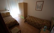 résidence LIDO DEL SOLE: C7 - chambre avec deux lits (exemple)