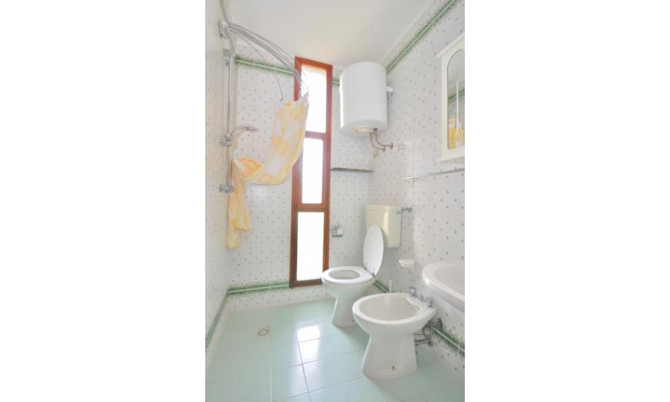 Residence SPORTING: B4 - Badezimmer mit Duschvorhang (Beispiel)
