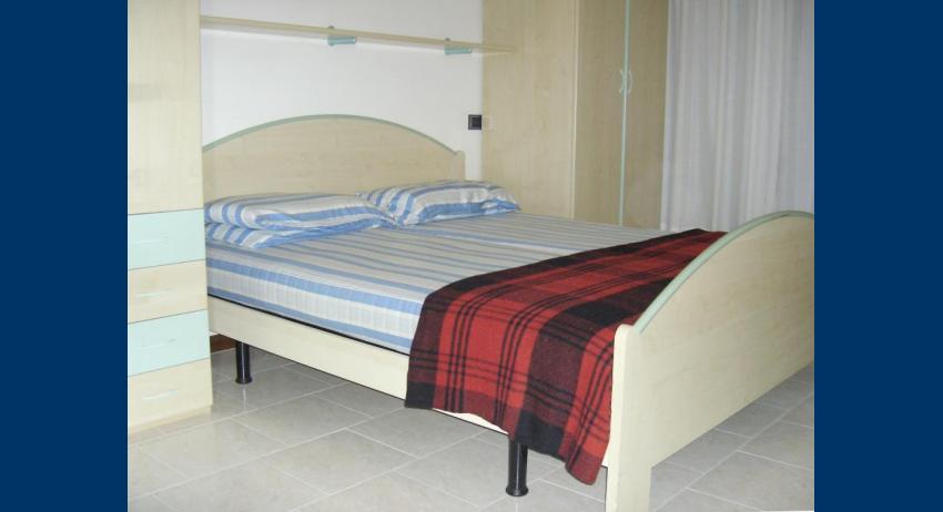 B5* - double bed (example)
